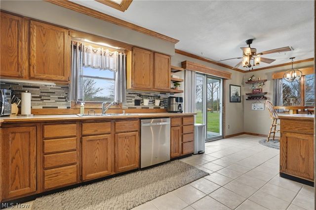 14223 N Palmyra Road, North Jackson, OH 44451