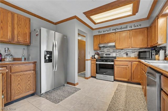 14223 N Palmyra Road, North Jackson, OH 44451