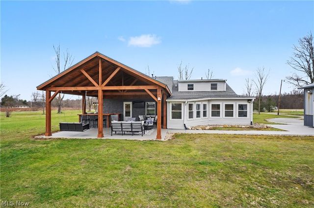 14223 N Palmyra Road, North Jackson, OH 44451