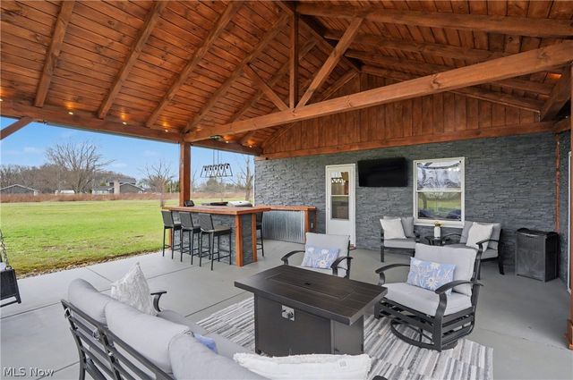 14223 N Palmyra Road, North Jackson, OH 44451