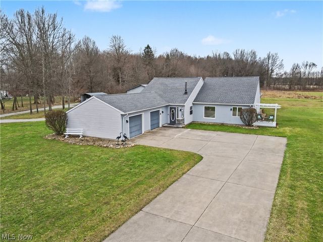 14223 N Palmyra Road, North Jackson, OH 44451