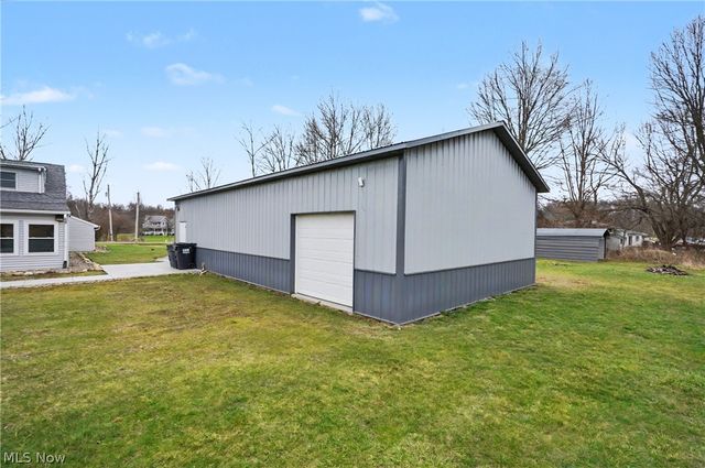 14223 N Palmyra Road, North Jackson, OH 44451