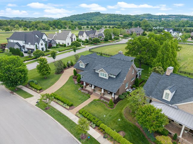 5182 Wildings Blvd, College Grove, TN 37046