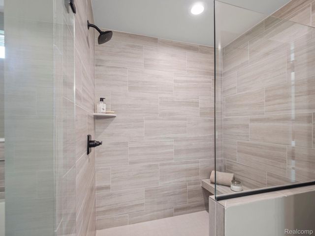 3731 Kinsley Boulevard, Superior Charter Township, MI 48105