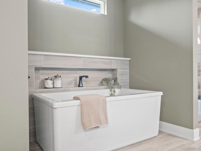 3731 Kinsley Boulevard, Superior Charter Township, MI 48105
