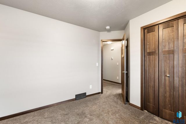 9008 W 23rd St Street, Sioux Falls, SD 57106