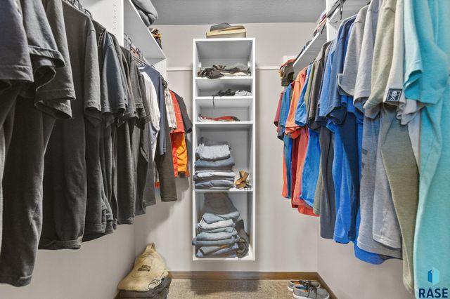 9008 W 23rd St Street, Sioux Falls, SD 57106