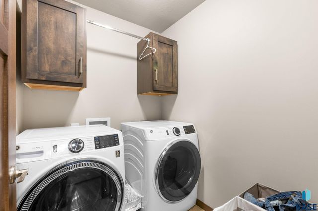 9008 W 23rd St Street, Sioux Falls, SD 57106