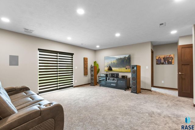 9008 W 23rd St Street, Sioux Falls, SD 57106