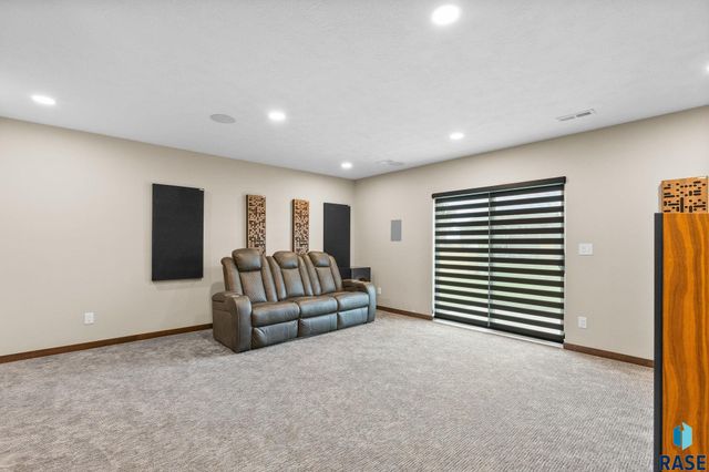 9008 W 23rd St Street, Sioux Falls, SD 57106