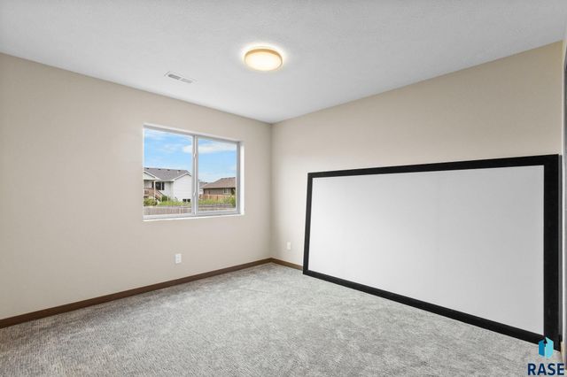 9008 W 23rd St Street, Sioux Falls, SD 57106