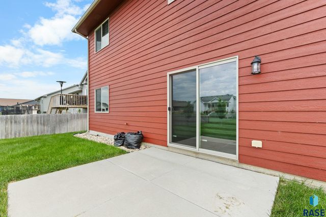 9008 W 23rd St Street, Sioux Falls, SD 57106