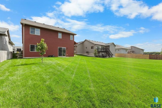 9008 W 23rd St Street, Sioux Falls, SD 57106