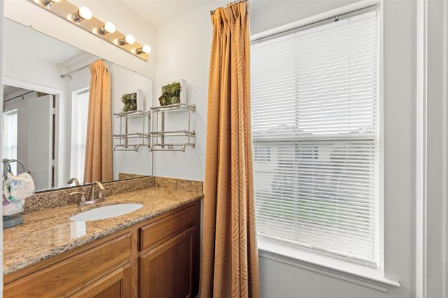 8252 Golf Green Circle, Houston, TX 77036