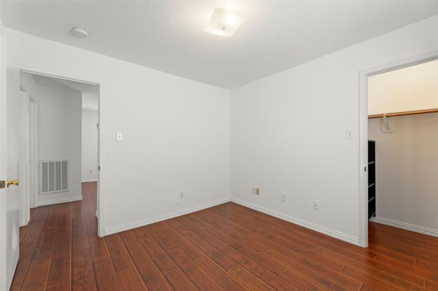 8252 Golf Green Circle, Houston, TX 77036