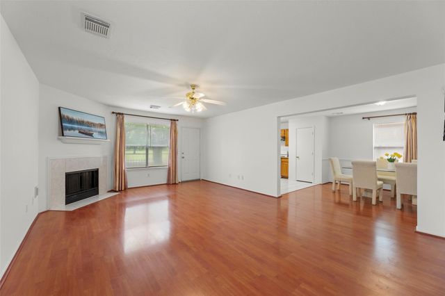 8252 Golf Green Circle, Houston, TX 77036