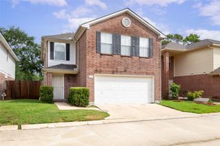 8252 Golf Green Circle, Houston, TX 77036