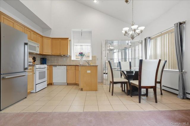 197 Fulton Street 2, Farmingdale, NY 11735