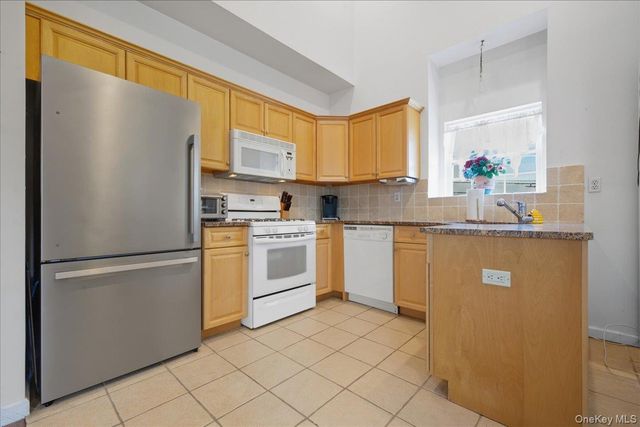 197 Fulton Street 2, Farmingdale, NY 11735