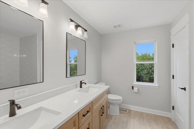 1236 Noble Drive, Port Barrington, IL 60010