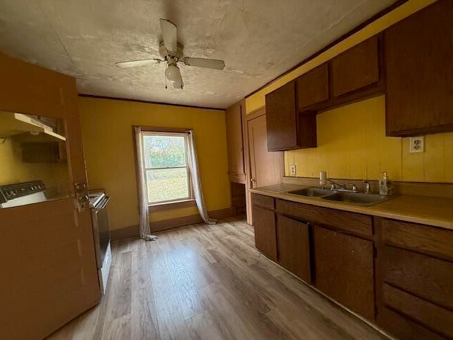 2333 N Lyon Avenue, Springfield, MO 65803