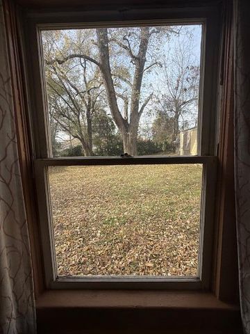 2333 N Lyon Avenue, Springfield, MO 65803