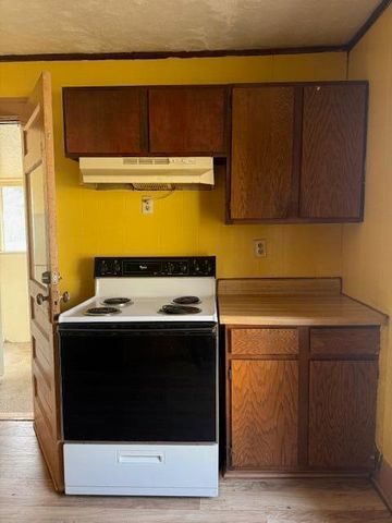 2333 N Lyon Avenue, Springfield, MO 65803