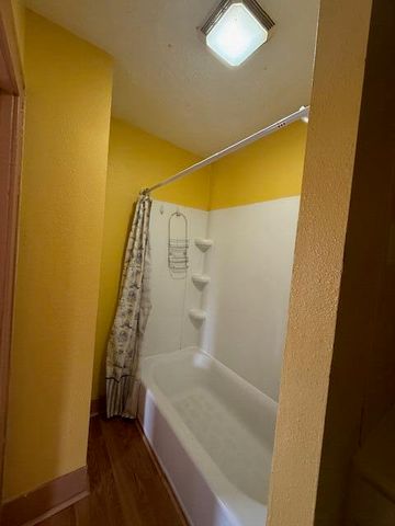 2333 N Lyon Avenue, Springfield, MO 65803