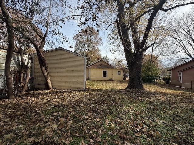 2333 N Lyon Avenue, Springfield, MO 65803