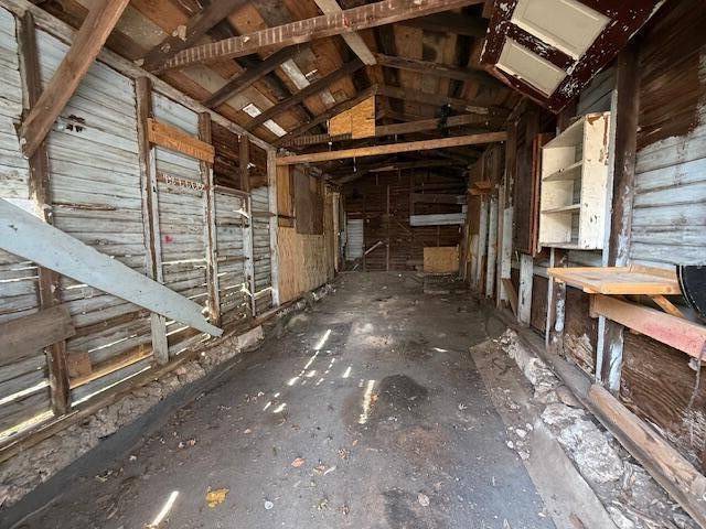 2333 N Lyon Avenue, Springfield, MO 65803