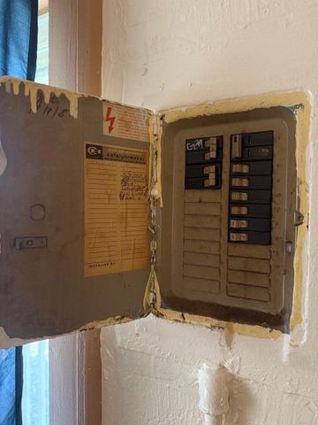 2333 N Lyon Avenue, Springfield, MO 65803