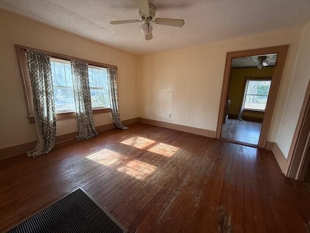 2333 N Lyon Avenue, Springfield, MO 65803