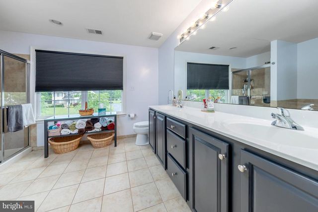 7 PALOMINO CIR, Mantua, NJ 08051