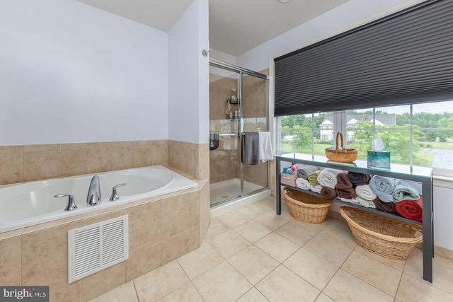 7 PALOMINO CIR, Mantua, NJ 08051