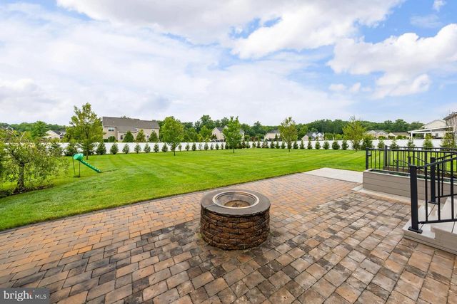 7 PALOMINO CIR, Mantua, NJ 08051