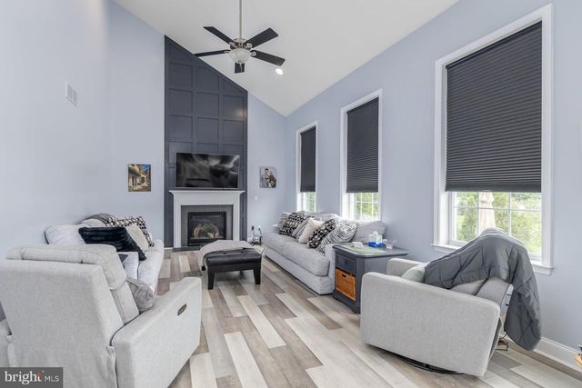 7 PALOMINO CIR, Mantua, NJ 08051