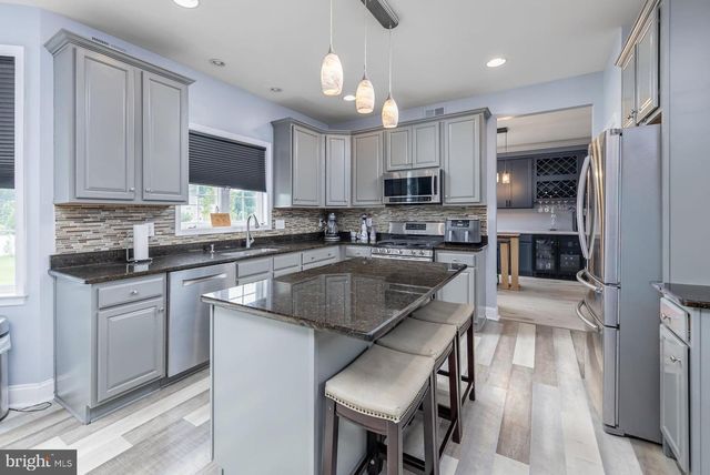 7 PALOMINO CIR, Mantua, NJ 08051