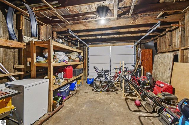 601 N Arcade Street, Gladwin, MI 48624