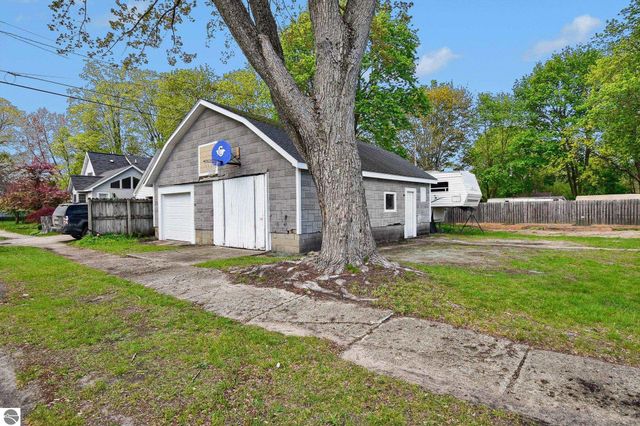 601 N Arcade Street, Gladwin, MI 48624