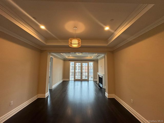 1000 Royal Court 1201, New Hyde Park, NY 11040
