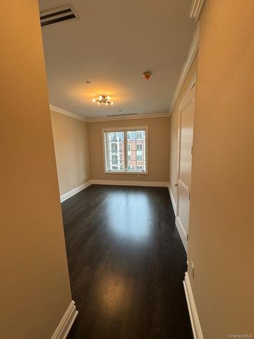1000 Royal Court 1201, New Hyde Park, NY 11040