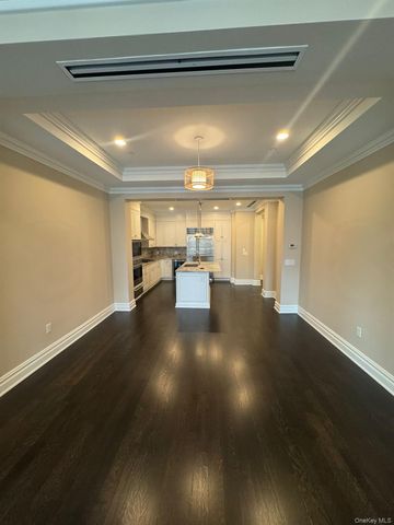 1000 Royal Court 1201, New Hyde Park, NY 11040