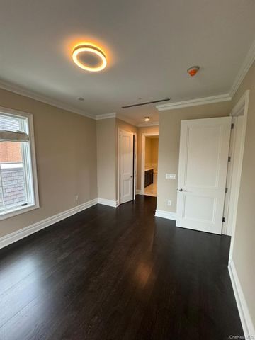 1000 Royal Court 1201, New Hyde Park, NY 11040