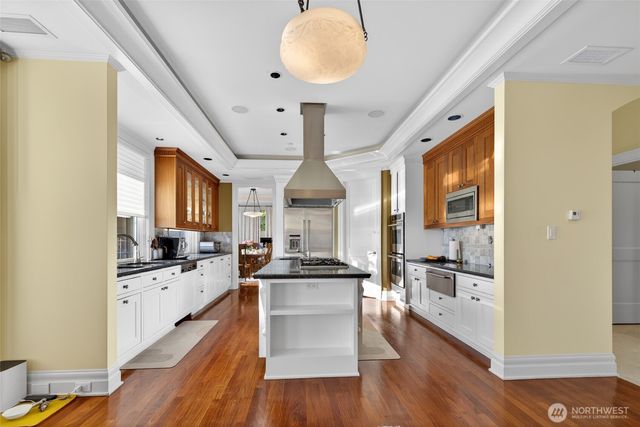 10419 NE 53RD Street, Kirkland, WA 98033