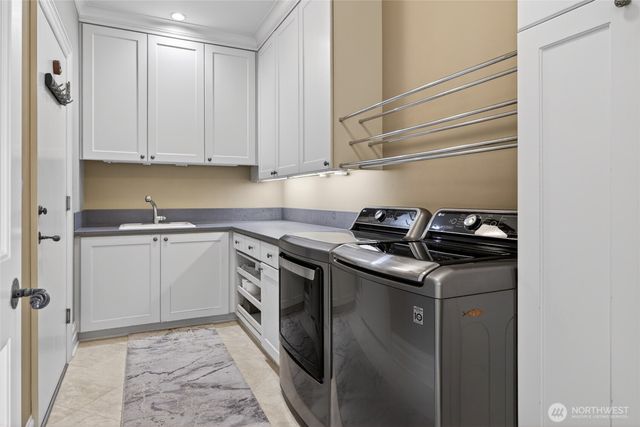 10419 NE 53RD Street, Kirkland, WA 98033