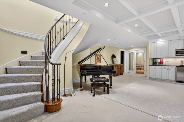10419 NE 53RD Street, Kirkland, WA 98033