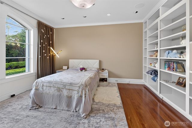 10419 NE 53RD Street, Kirkland, WA 98033