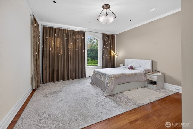 10419 NE 53RD Street, Kirkland, WA 98033
