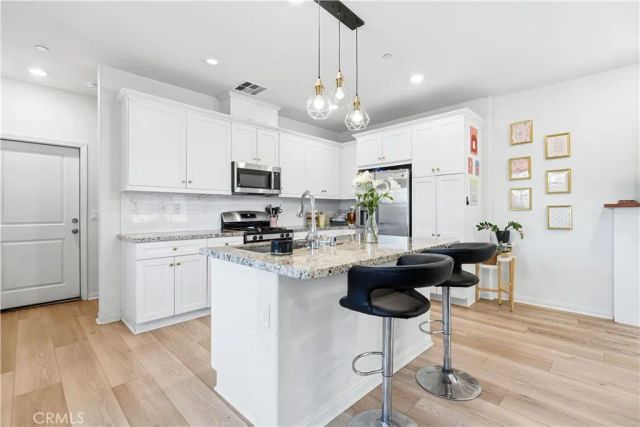 22964 Harvest Mill, Saugus, CA 91350
