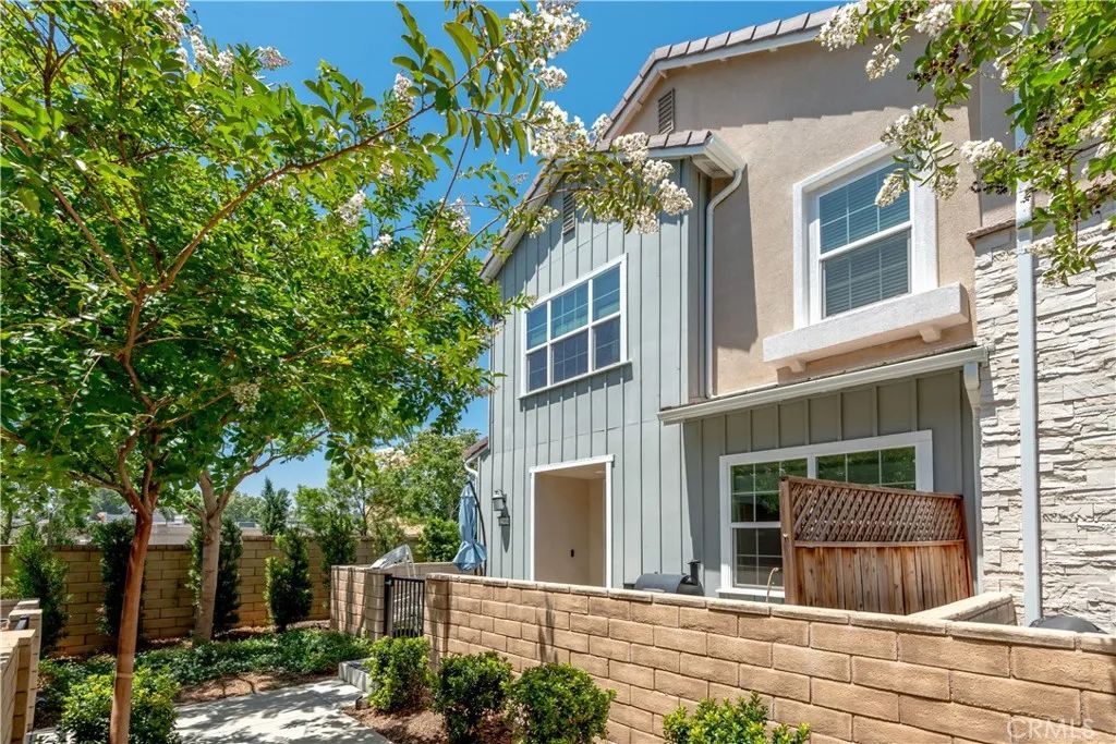 22964 Harvest Mill, Saugus, CA 91350